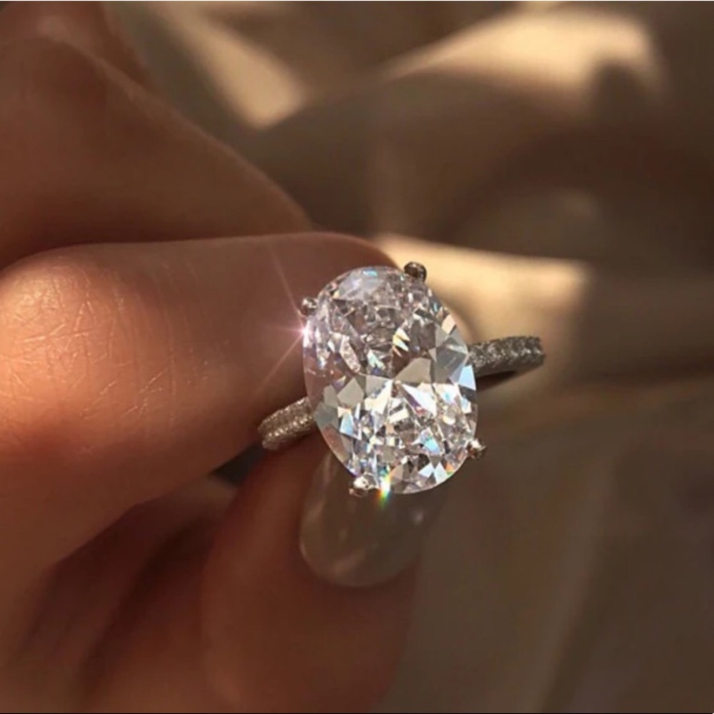 5 CT Oval Brilliant Cut Diamond Ring Sterling Silver - Picture 2 of 9